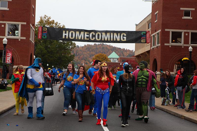 Homecoming Parade Goes SUPER