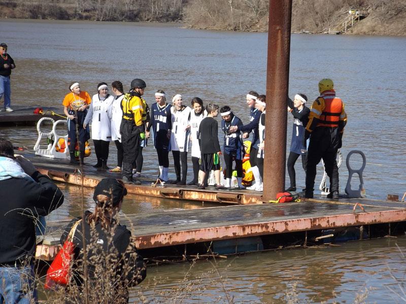 Students Take the Plunge for a Good Cause
