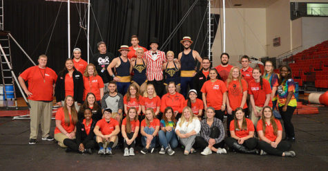 Members of the Student Activities Board and the Convocation Center staff take a picture with the Cincinnati Circus crew.