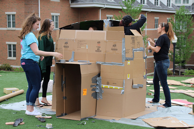 Members+of+Sigma+Kappa+begin+building+their+igloo+for+the+Cardboard+City+event.