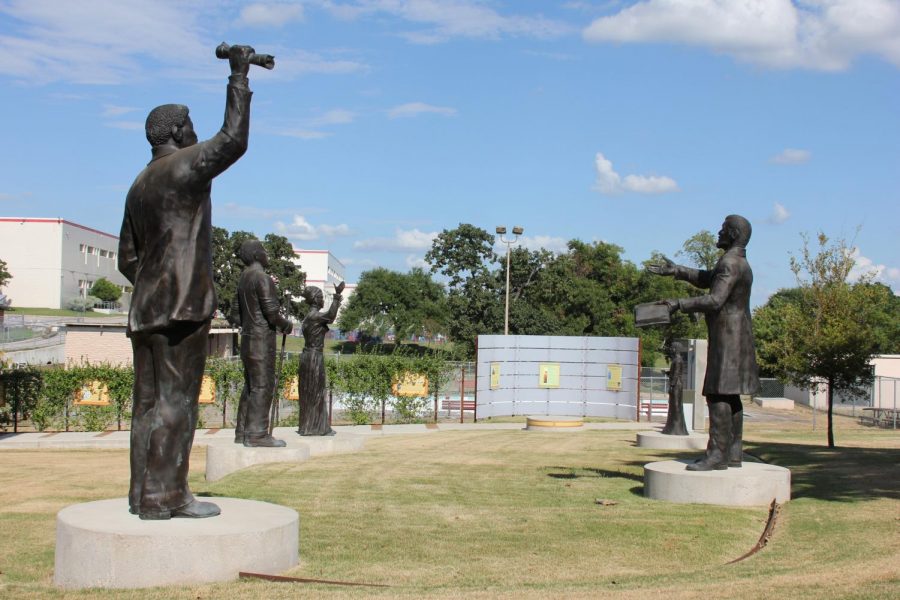 Juneteenth+Memorial+Monument%2C+George+Washington+Carver+Museum%2C+Austin+Texas