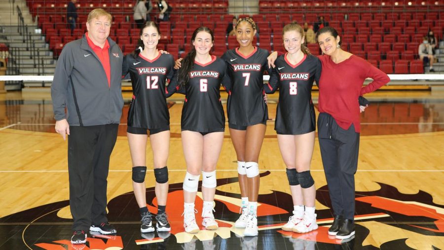 Senior+recognition+day+for+the+Volleyball+Team%2C+%28from+left%29+Peter+LeTourneau%2C+head+volleyball+coach%2C+Sarah+Moehring%2C+Marley+Goff%2C+Kiandria+Cowert%2C+Sarah+Benson%2C+Barbara+LeTourneau%2C+assistant+volleyball+coach%2C+Convocation+Center%2C+Nov.++6%2C+2021