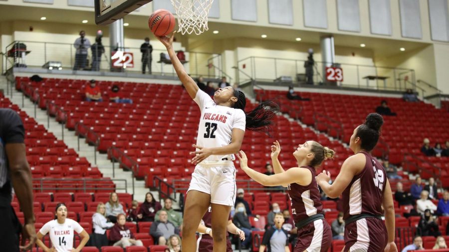 Cal+Us+Dejah+Terrell+drives+to+the+basket+for+two+of+her+game-high+33+points+in+the+Vulcans+96-66+win+over+Fairmont+State%2C+Nov.+18%2C+2021