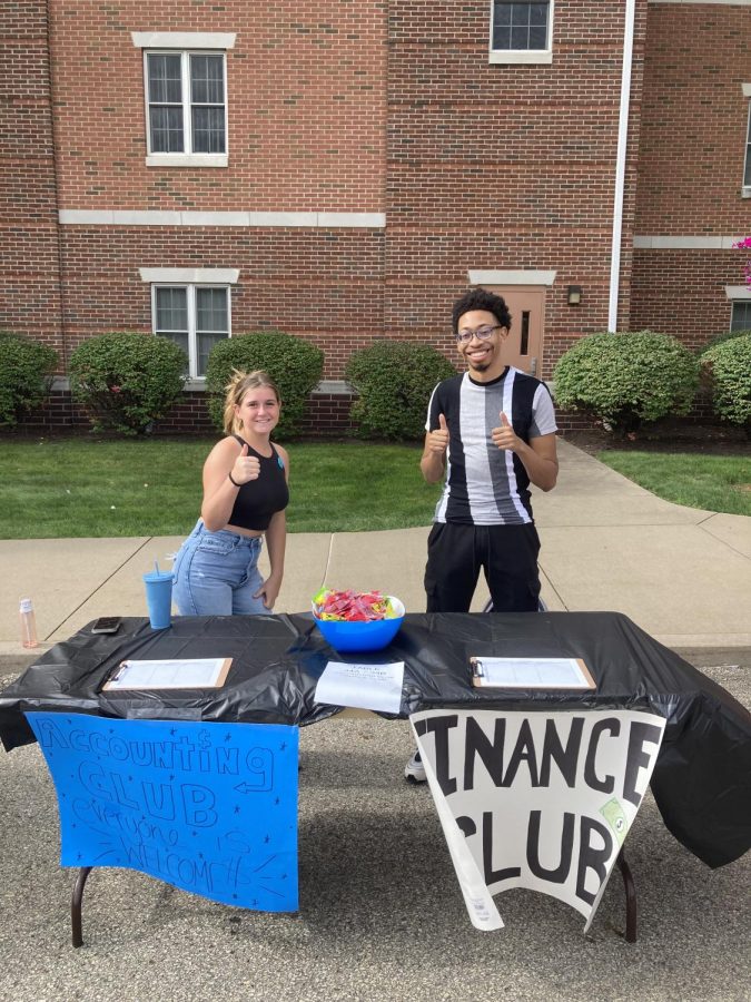 Accounting Club and Finance Club at the Club and Organization Fair