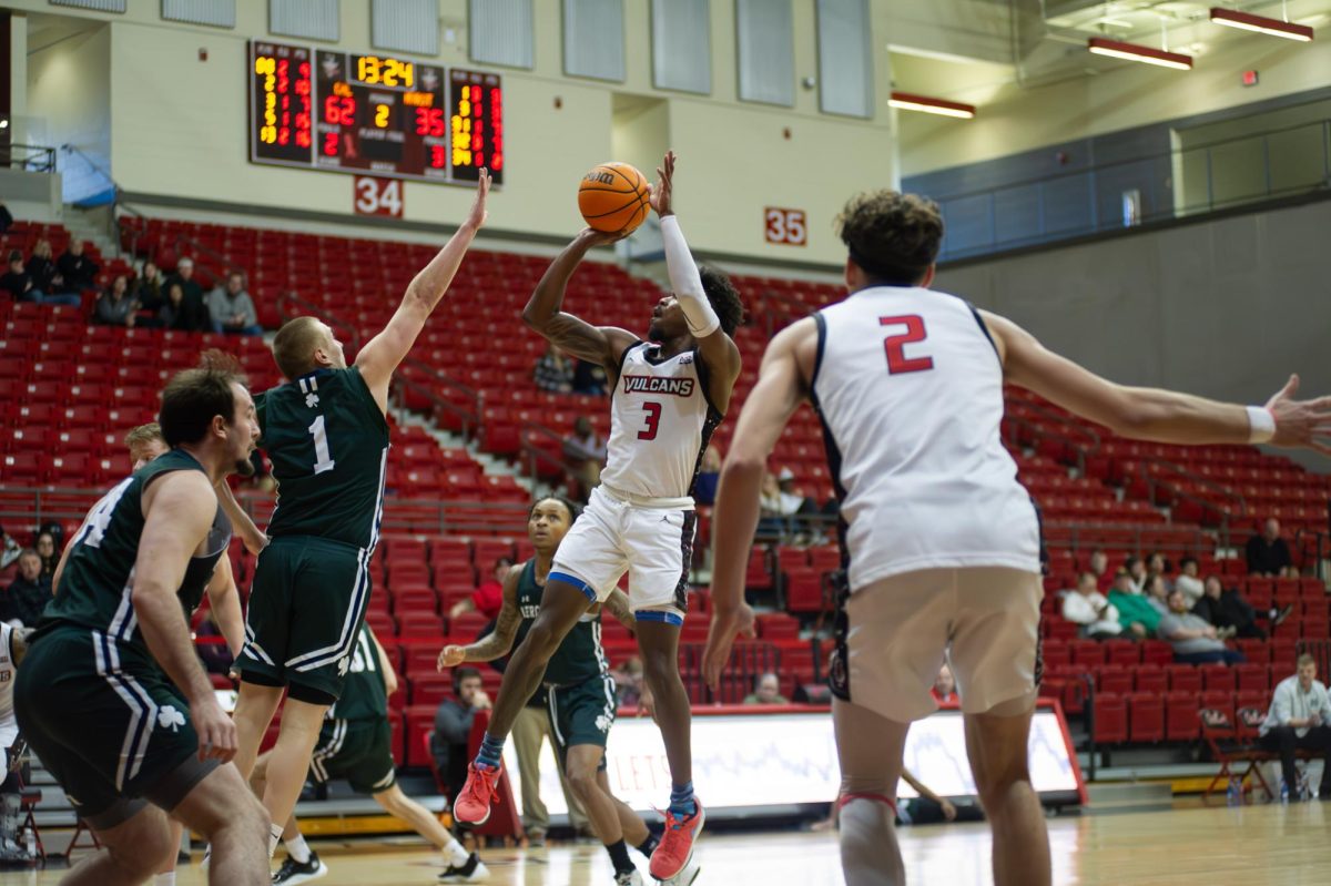 Zyan Collins going for the basket against Mercyhurst